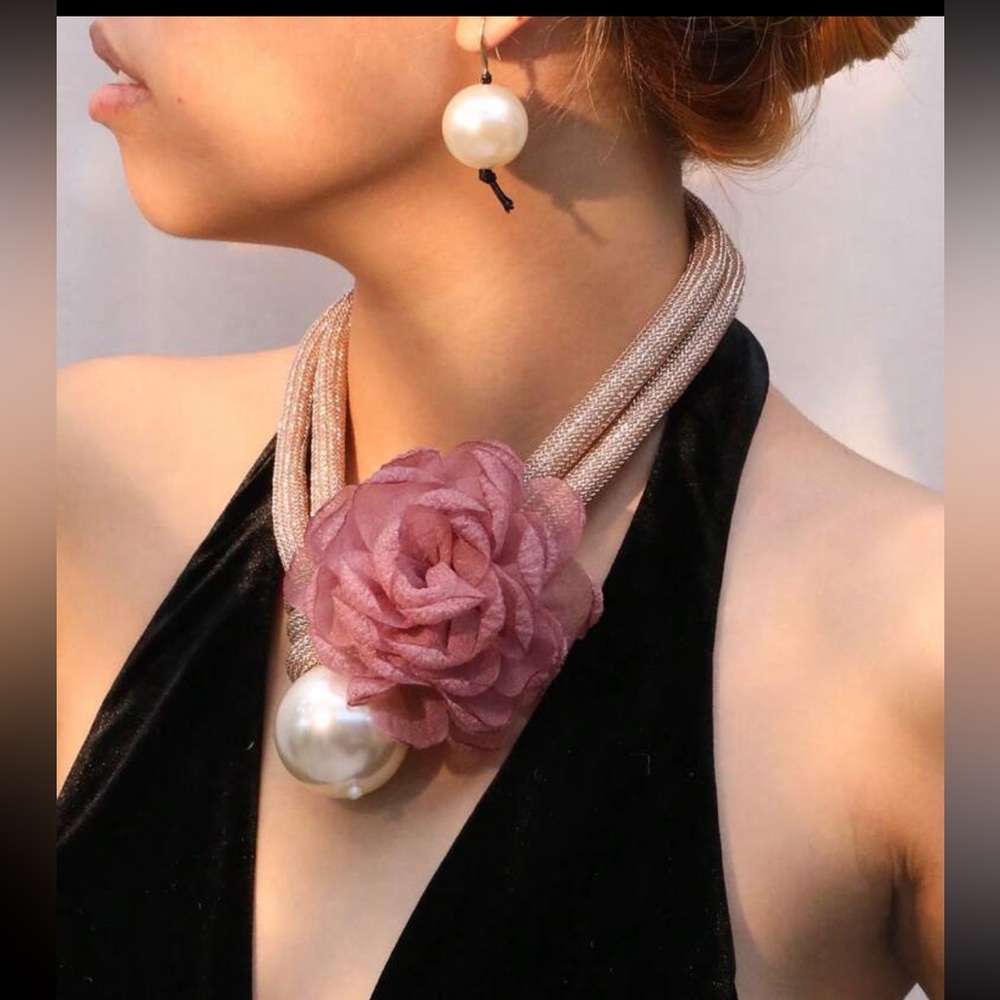 Elegant Pink Floral Faux Pearl Necklace with Pearl Accent earrings Set